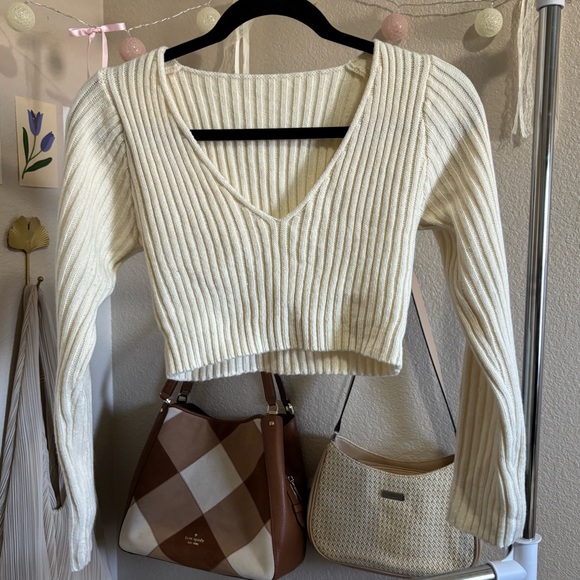 ୨୧ ･ﾟ✧ SHEIN Rib Knit V-Neck Crop Sweater - Picture 3 of 5